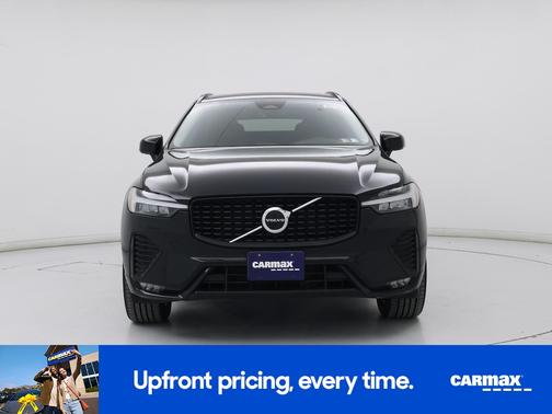 2024 Volvo XC60 B5 Core Dark Theme