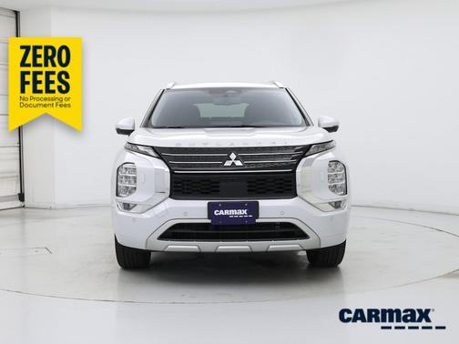 White 2024 Mitsubishi Outlander SEL Platinum