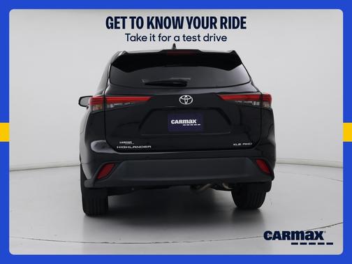 Black 2023 Toyota Highlander XLE