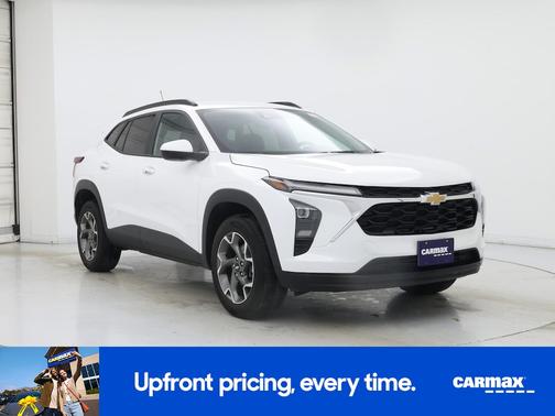 White 2025 Chevrolet Trax LT