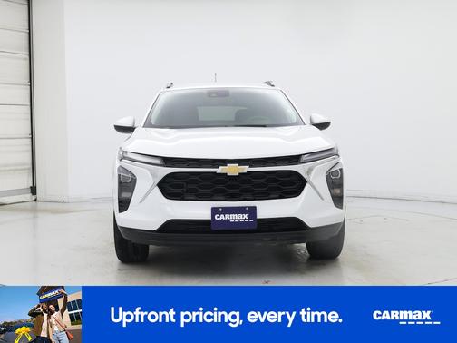 White 2025 Chevrolet Trax LT