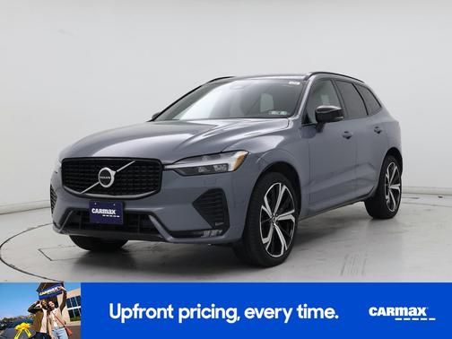 Gray 2024 Volvo XC60 B5 Ultimate Dark Theme