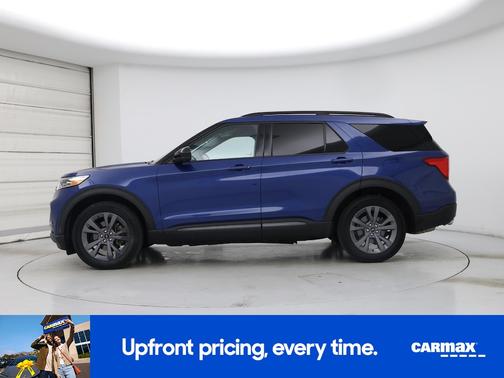 Blue 2022 Ford Explorer XLT