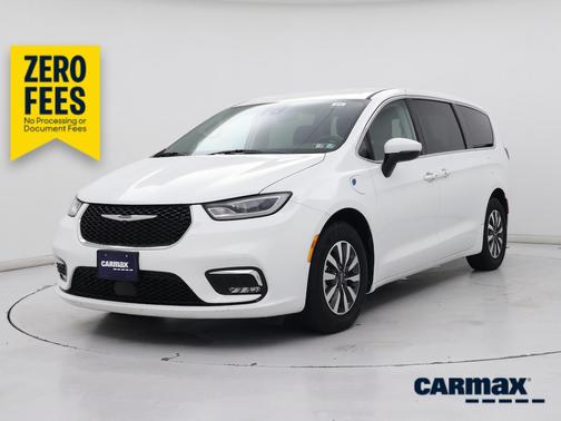 White 2023 Chrysler Pacifica Hybrid Touring L