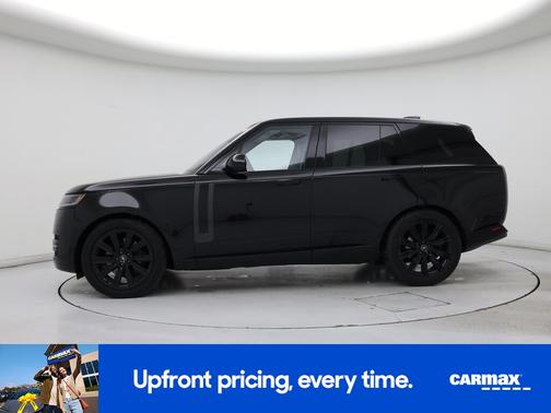 Black 2023 Land Rover Range Rover SE