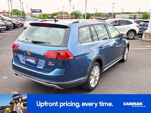 Blue 2017 Volkswagen Golf Alltrack SE