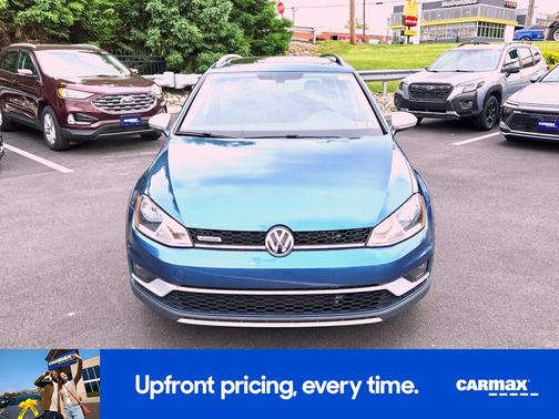 Blue 2017 Volkswagen Golf Alltrack SE