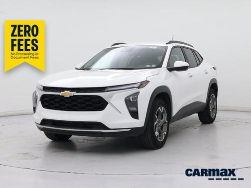 White 2025 Chevrolet Trax LT