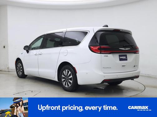 White 2023 Chrysler Pacifica Hybrid Touring L