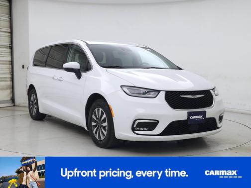 White 2023 Chrysler Pacifica Hybrid Touring L