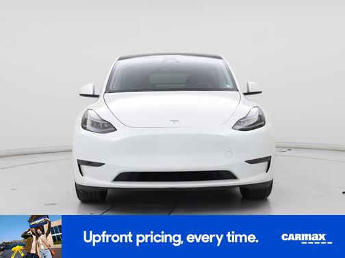White 2024 Tesla Model Y Long Range