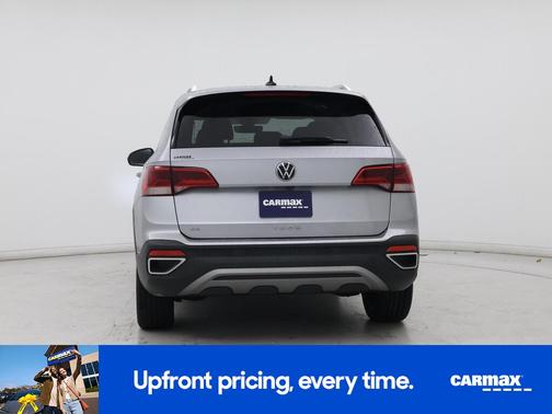 Silver 2022 Volkswagen Taos SE