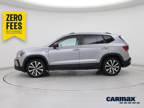 Silver 2022 Volkswagen Taos SE