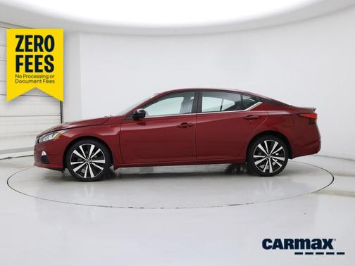 Red 2022 Nissan Altima SR