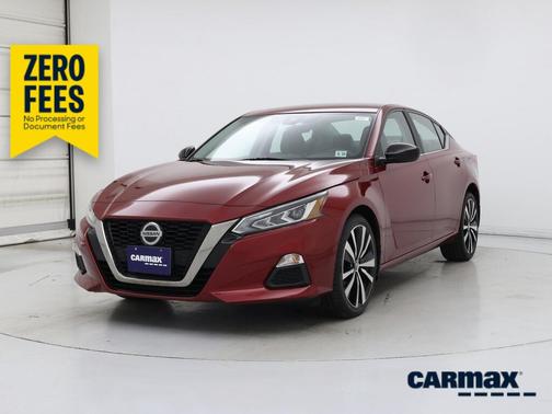 Red 2022 Nissan Altima SR