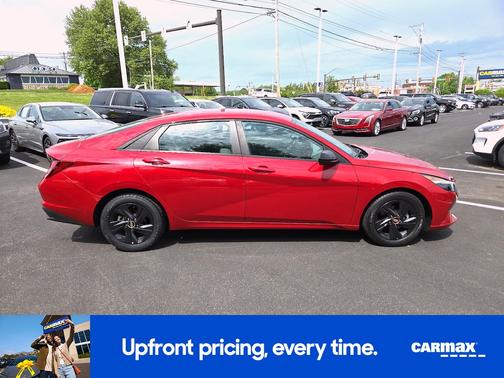 Red 2022 Hyundai ELANTRA SEL