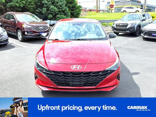Red 2022 Hyundai ELANTRA SEL