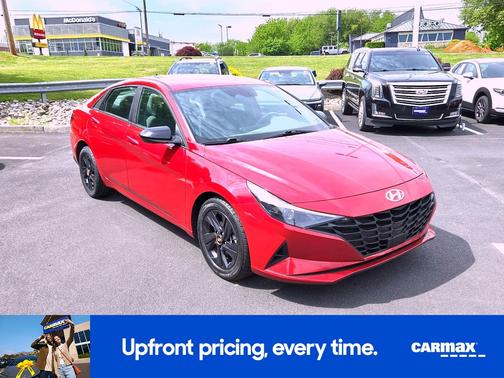 Red 2022 Hyundai ELANTRA SEL