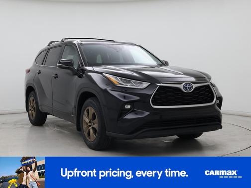 Black 2023 Toyota Highlander Hybrid Bronze Edition