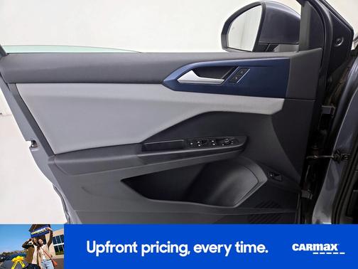 Gray 2022 Volkswagen Taos SE
