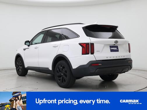 White 2021 Kia Sorento S