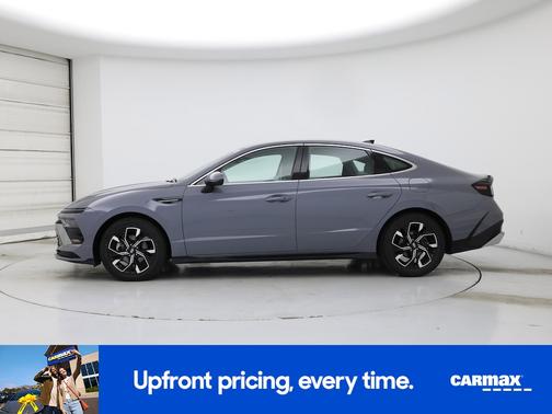 Gray 2025 Hyundai SONATA SE