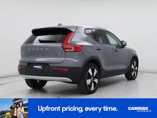 Gray 2019 Volvo XC40 T5 Momentum