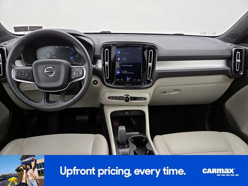 Gray 2019 Volvo XC40 T5 Momentum