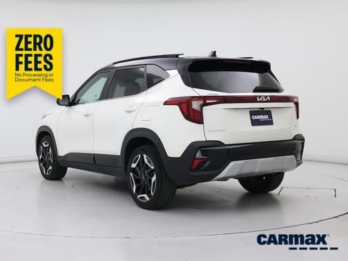 White 2024 Kia Seltos SX