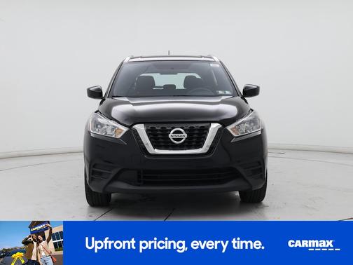 Black 2018 Nissan Kicks SV