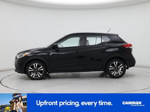 Black 2018 Nissan Kicks SV