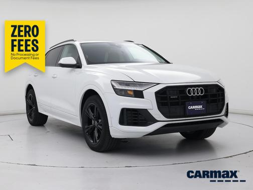 White 2023 Audi Q8 Premium