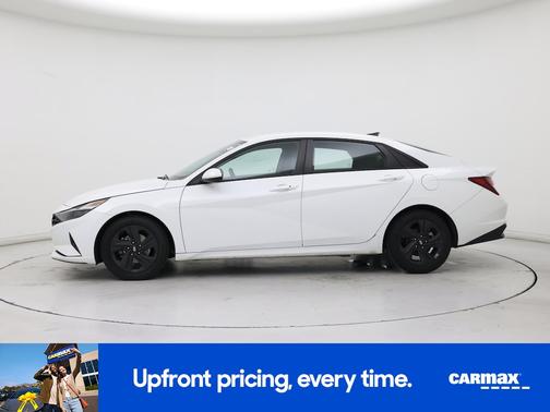 White 2021 Hyundai ELANTRA SEL