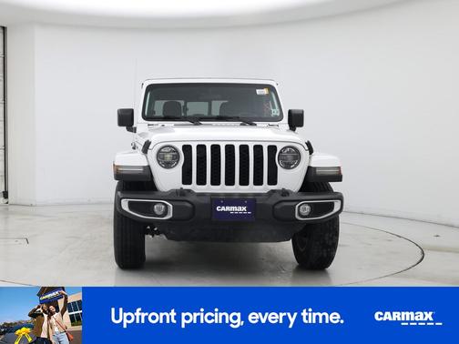 White 2022 Jeep Gladiator Sport S