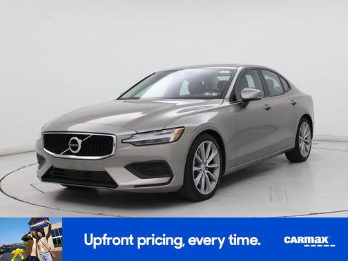 Gold 2020 Volvo S60 T6 Momentum
