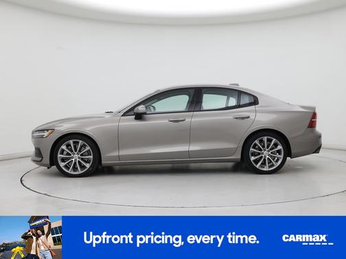 Gold 2020 Volvo S60 T6 Momentum