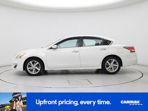 White 2014 Nissan Altima SV