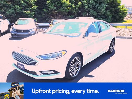 White 2018 Ford Fusion Hybrid Titanium