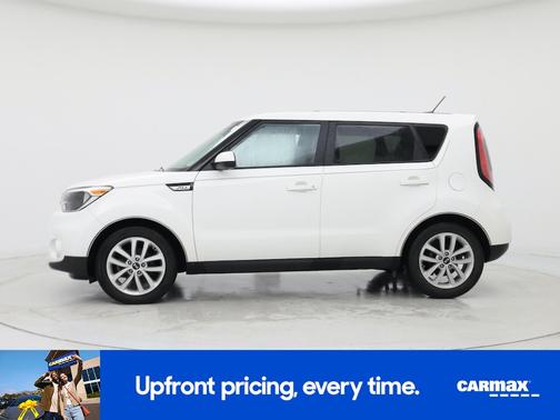 White 2017 Kia Soul +