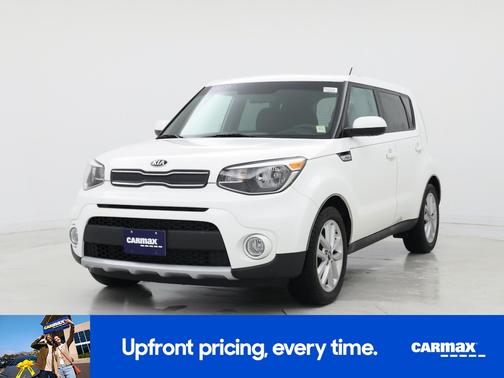White 2017 Kia Soul +