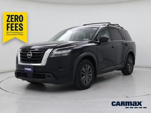 Black 2024 Nissan Pathfinder SV