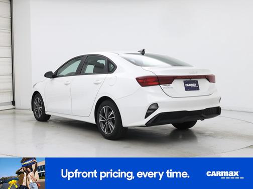 White 2022 Kia Forte LXS