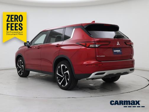 Red 2024 Mitsubishi Outlander SE