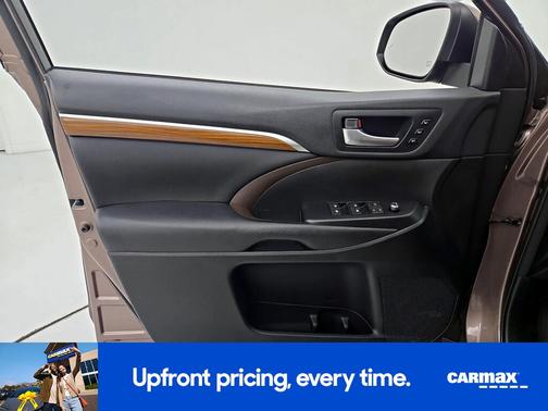 Brown 2017 Toyota Highlander Limited