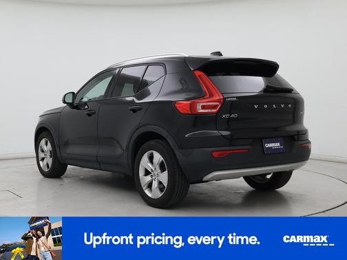 Black 2020 Volvo XC40 T5 Momentum