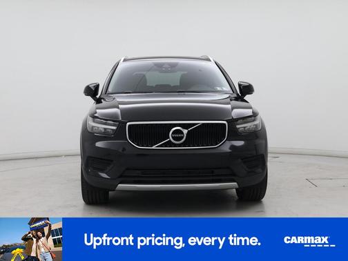 Black 2020 Volvo XC40 T5 Momentum