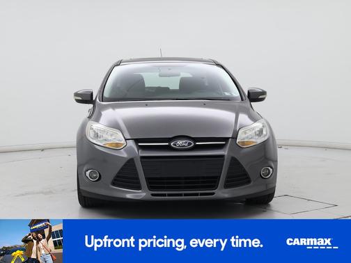 Gray 2014 Ford Focus SE