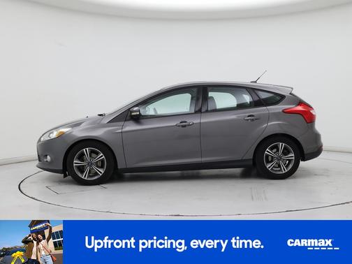 Gray 2014 Ford Focus SE