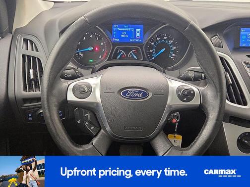 Gray 2014 Ford Focus SE