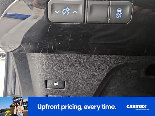 Pearl 2016 Toyota Prius Two